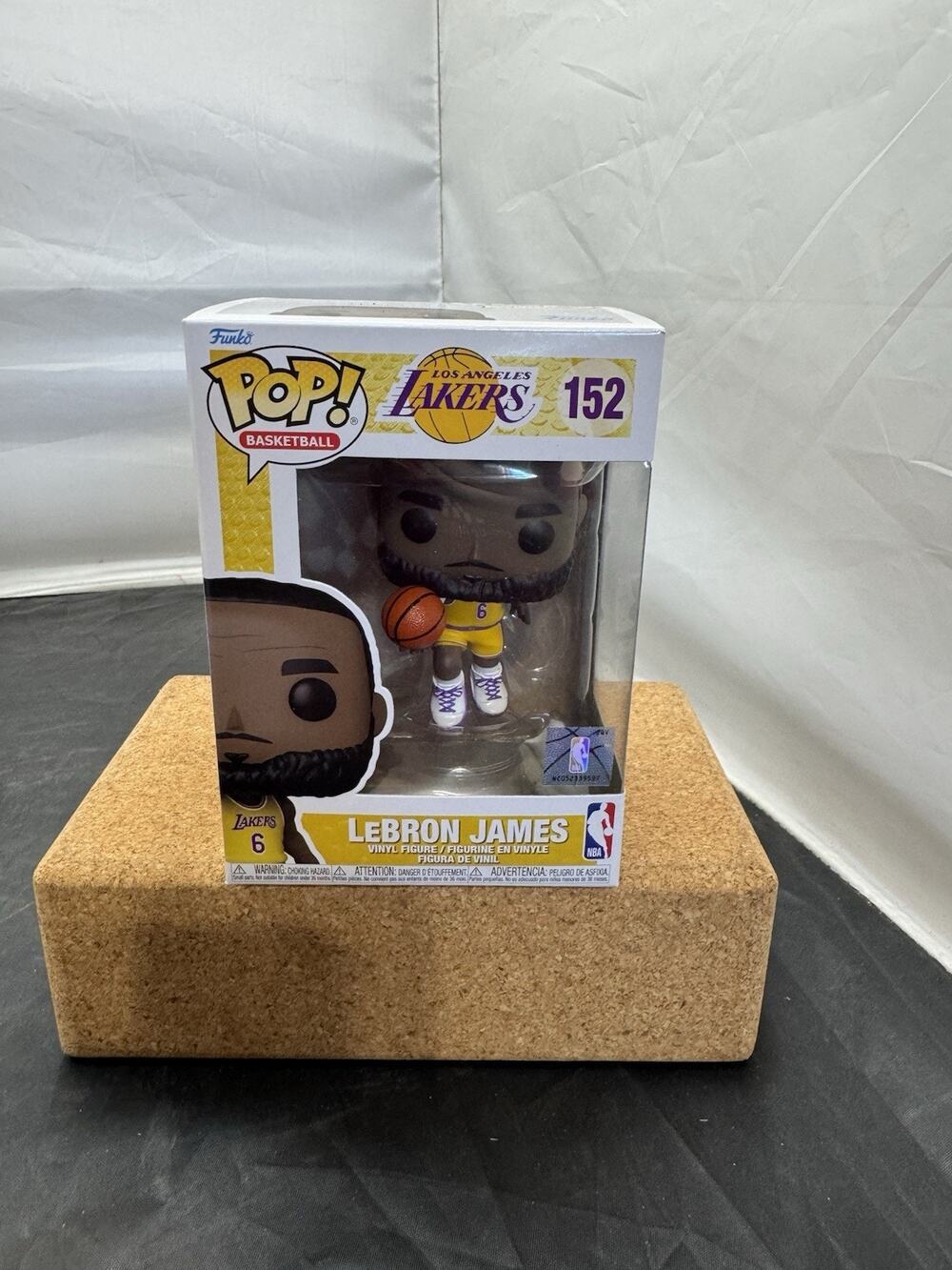 Funko Pop! NBA Basketball Los Angeles Lakers LeBron James #152 Vinyl Figure New
